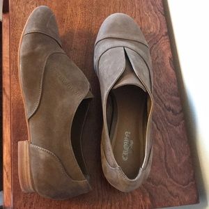 Brown leather flats!